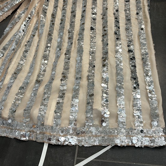 Fun sparkly outfit - Picture 17 of 17